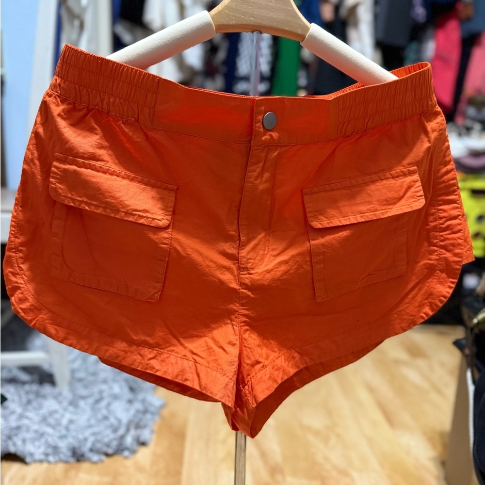 New With tag Urban Outfitters Bright Orange Short Size L - Picture 1 of 14